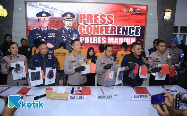 Thumbnail Berita - Polisi Bekuk 4 Pengedar Sabu 1 Kilogram di Madiun