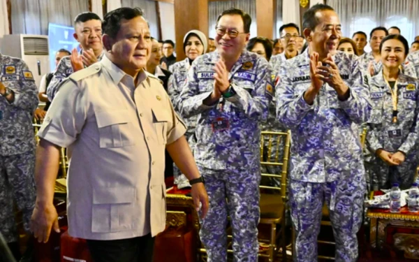 Thumbnail Berita - Prabowo Lepas Keberangkatan Retreat Para Pengusaha Kadin