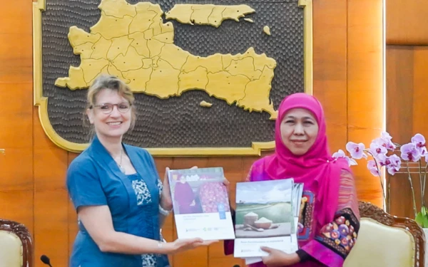 Thumbnail Pemprov Jatim Klaim Siap Jadi Pelaksana Pertama Beras Fortifikasi untuk MBG, Asal Regulasi dari Pusat Jelas