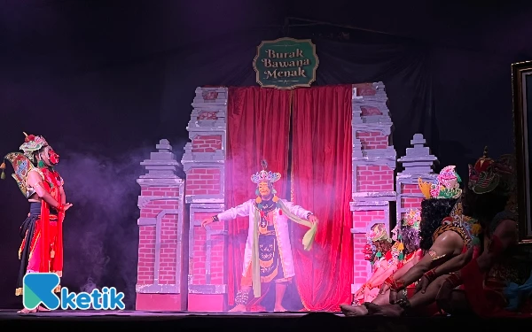 Thumbnail Hampir Punah, Wayang Topeng Menak Kembali Tampil di Malang