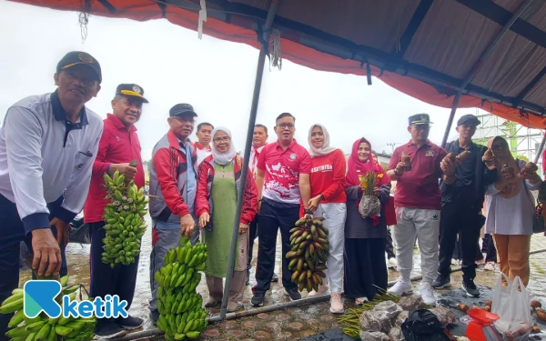 Thumbnail Berita - Gebrakan Pemkab Simeulue! Senam Massal dan Pasar Murah Atasi Lonjakan Harga Pangan