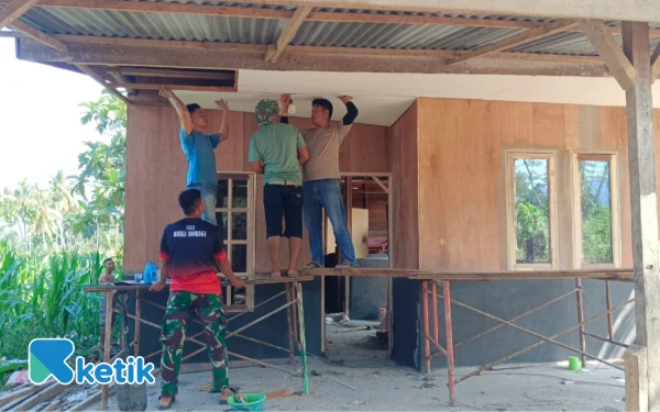 Thumbnail Berita - Satgas TMMD Kodim 0108/Agara Gotong Royong Renovasi Rumah Warga Desa Rikit Bur