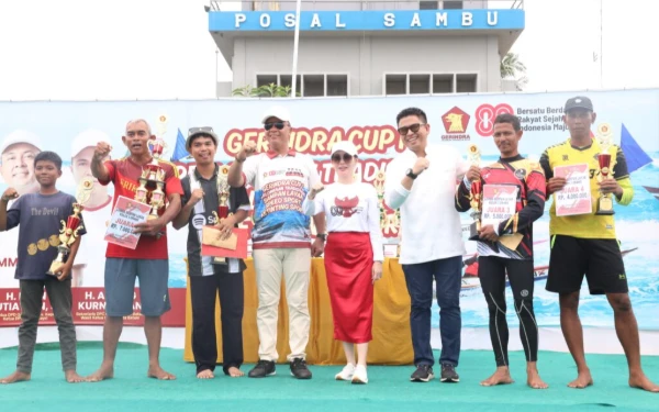 Thumbnail Berita - Lomba Perahu Gerindra Cup I Meriahkan HUT ke-80 RI, Aweng: Angkat Tradisi Laut Wisata Batam