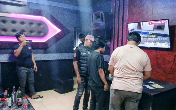 Thumbnail Berita - 6 Pengunjung Hiburan Malam Terjaring Razia, Hasil Tes Urine Negatif Narkoba