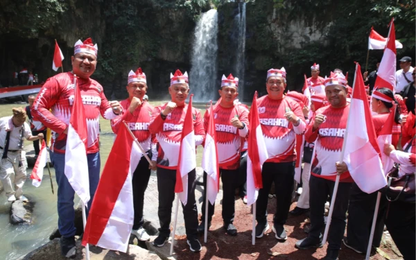 Thumbnail Sambut HUT ke-80 RI, Pemkab Asahan Kibarkan 500 Bendera Merah Putih di Lokasi Air Terjun