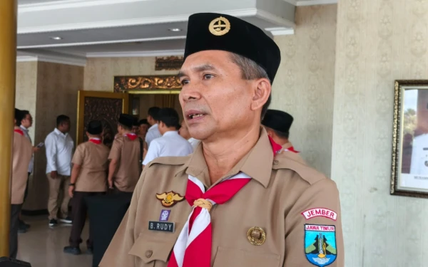 Thumbnail Berita - Satpol PP Jember Akui Armada Damkar Memprihatinkan, Tanggapi Insiden Mogok 300 Meter dari Titik Api