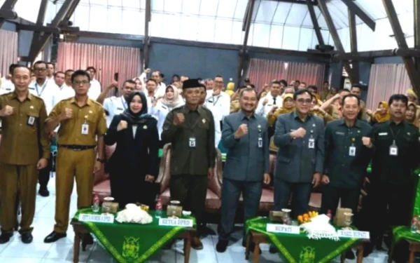 Thumbnail Bupati Pemalang Lantik 30 Pejabat Administrasi dan Fungsional, Ini Pesannya