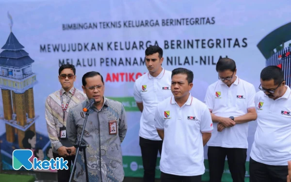 Thumbnail Bupati Bandung: Keluarga Pondasi Pertama Pemerintahan yang Bersih