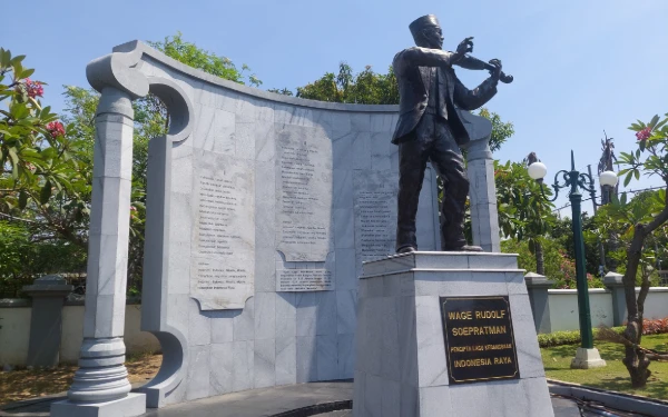 Thumbnail Dari Nada Kemerdekaan hingga Makam Pahlawan: Inilah Kondisi Makam W.R Soepratman Saat Ini