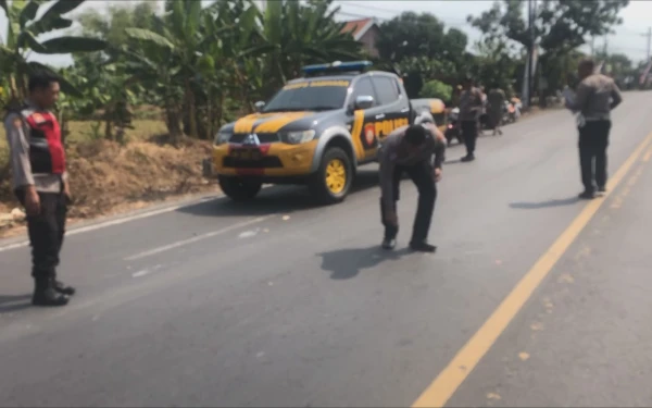 Thumbnail Berita - Terlibat Kecelakaan dengan Truk Pengangkut Ayam, 2 Pelajar SMK di Mojokerto Tewas