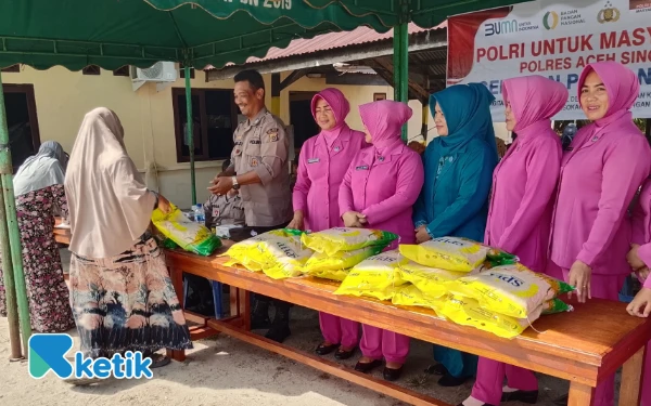 Thumbnail Berita - Gerakan Pangan Murah Polres Aceh Singkil, 499 Sak Beras Diserbu Warga