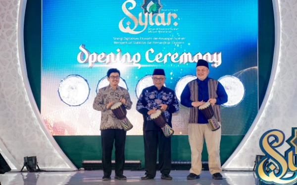 Thumbnail Berita - SYIAR 2025 di Blitar, BI Kediri Dorong Ekonomi Syariah dan Transaksi Digital Lewat QRIS Wisata