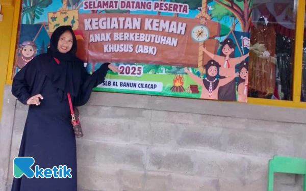 Thumbnail Berita - Kepala Sekolah SLB Al Banun Cilacap Persembahkan Puisi di Hari Pramuka