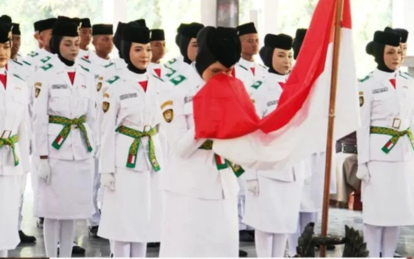 Thumbnail 75 Anggota Paskibraka Pemalang Resmi Dikukuhkan Bupati Anom Widiyantoro