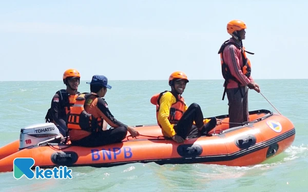 Thumbnail Nelayan Hilang Diterjang Ombak saat Melaut di Perairan Sreseh Sampang