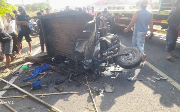 Thumbnail Berita - Kecelakaan di JLS Jember-Lumajang, Berikut Data Korban Meninggal dan Luka di Insiden Tossa vs Truk Tronton