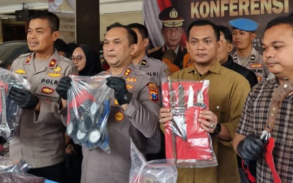 Thumbnail Berita - Perumdam Tirta Mahameru Apresiasi Penangkapan Pelaku Pencurian Meter Air di Lumajang