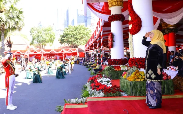 Thumbnail Jatim Rumah Nyaman Semua! Pidato Khofifah di HUT ke-80 RI Bikin Nasionalisme Bergelora