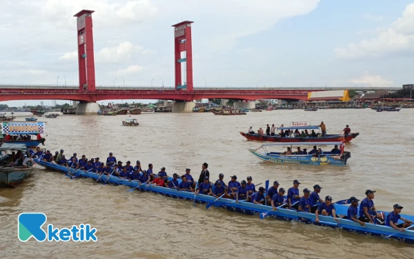 Thumbnail Suasana Riuh di Sungai Musi Palembang, Festival Bidar 2025 Jadi Hiburan Rakyat Terbesar
