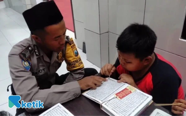 Thumbnail Berita - Jadi Guru Ngaji hingga Bina Atlet Difabel, Cara Humanis Polisi di Pacitan Jaga Kamtibmas