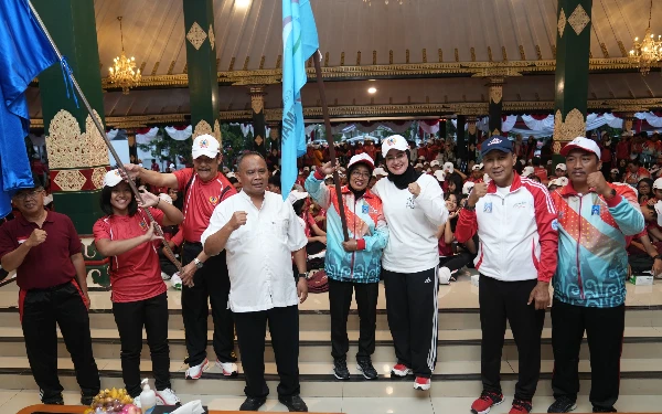 Thumbnail Berita - Sleman Lepas Ribuan Atlet PORDA dan PEPARDA DIY 2025, Targetkan Juara Umum