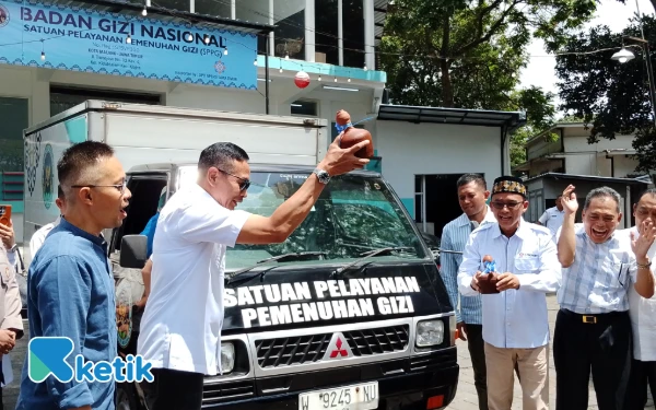 Thumbnail Wali Kota Malang Resmikan Dapur SPPG Morse, Bagikan 3.200 Porsi MBG Perdana ke Sekolah