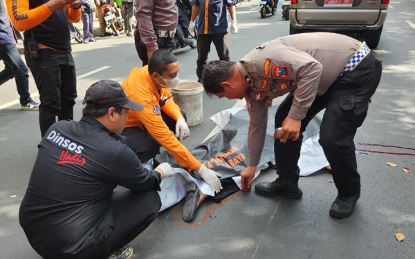 Thumbnail Gagal Nyalip, Remaja Putri Asal Sidoarjo Tewas di Jalan Raya Bratang Binangun Surabaya