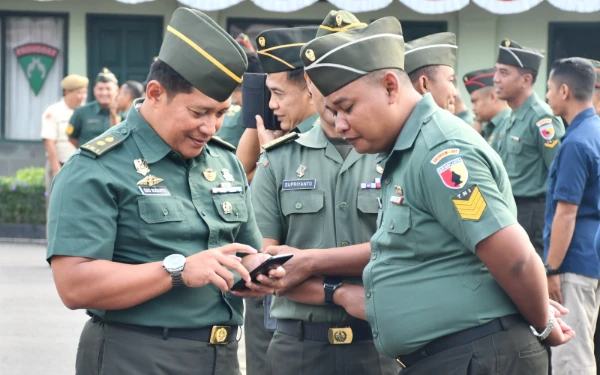 Thumbnail Berita - Waspadai Terlibat Judol-Pinjol, Ratusan HP Anggota Korem Madiun Diperiksa