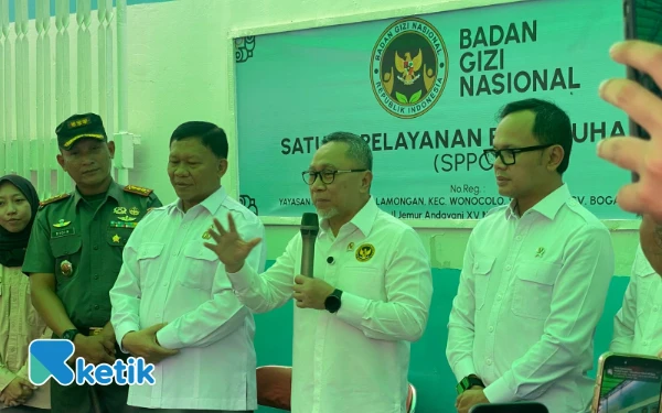 Thumbnail Menko Pangan Zulkifli Hasan Tinjau SPPG Wonocolo, Pastikan Jaminan Mutu Makanan Program MBG