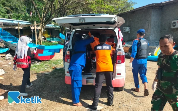 Thumbnail Berita - Identitas Masih Diselidiki, Polisi Rilis Ciri-ciri Mayat Misterius yang Ditemukan di Teluk Pacitan