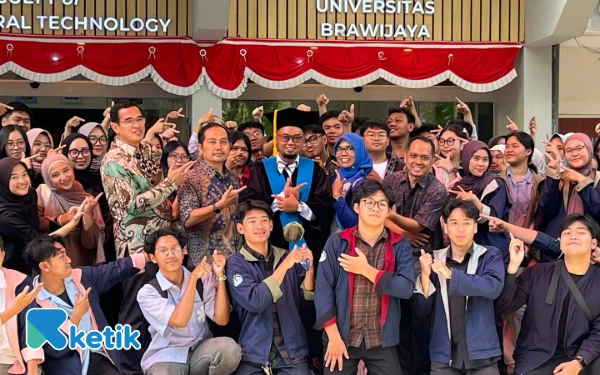 Thumbnail Diiringi Arak-Arakan Mahasiswa, FTP UB Sambut Meriah Pengukuhan Prof Kiki Fibrianto