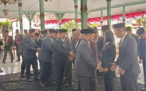 Thumbnail Berita - Bupati Madiun Mutasi 16 Pejabat Tinggi, 4 Dinas Masih Diisi Plt