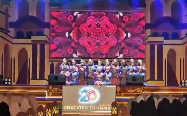 Thumbnail ‎Ribuan Santri Meriahkan Fresh 2025 IIBS Al Izzah Kota Batu