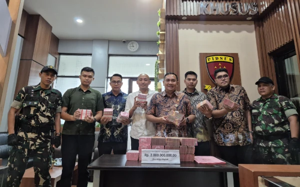 Thumbnail Kejari Tanjung Perak Sita Rp3,5 Miliar dari Komisaris PT DJA