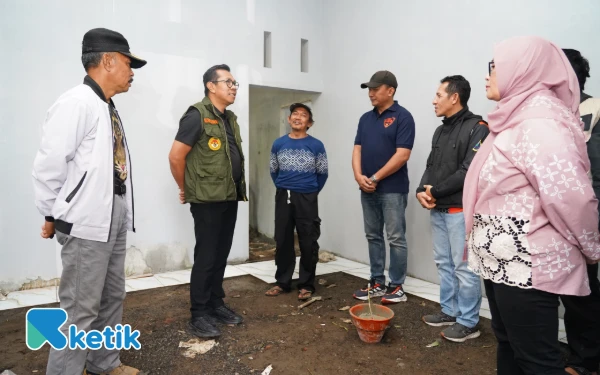 Thumbnail Wali Kota Batu Pastikan Korban Angin Kencang Segera Dapat Bantuan   ‎