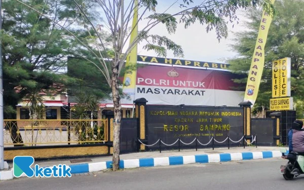 Thumbnail Berita - Aneh tapi Nyata, Kapolres dan Humas Beda Suara soal Status Pelaku Pencabulan di Robatal Sampang