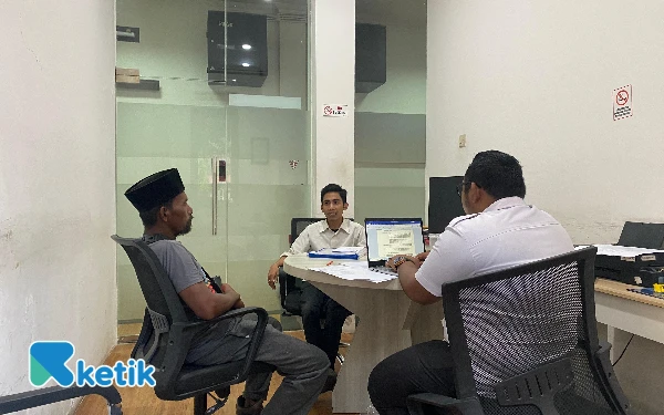 Thumbnail Nelayan Banyuates Sampang Laporkan Dugaan Penggelapan Dana Ganti Rugi Rumpon ke Polda Jatim