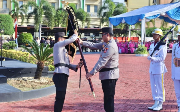 Thumbnail Berita - Serah Terima Pataka Machdum Sakti, Brigjen Marzuki Ali Basyah Resmi Pimpin Polda Aceh