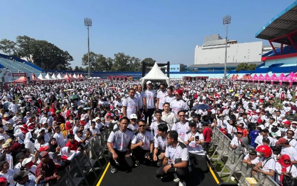 Thumbnail Dihadiri Kaesang, 12.000 Warga Kota Malang Ramaikan Gajayana Jalan Sehat