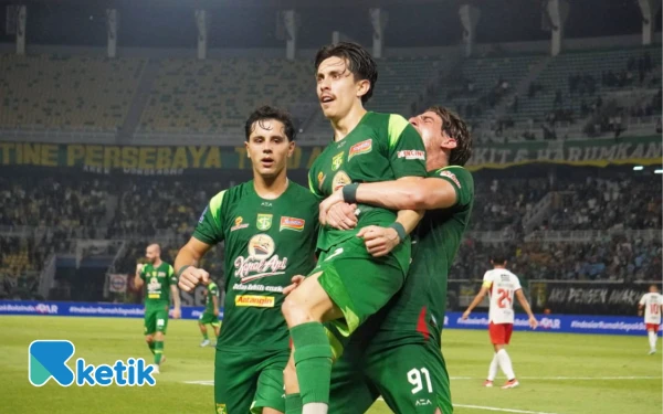Thumbnail Drama 7 Gol di GBT! Persebaya Libas Bali United, Eduardo Ungkap Kunci Kemenangan