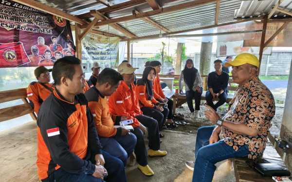 Thumbnail Berita - Cak Sumardi Temui Relawan Kemanusiaan 'SESE' Trawas Mojokerto: Semangat Menolong Tanpa Pamrih Luar Biasa