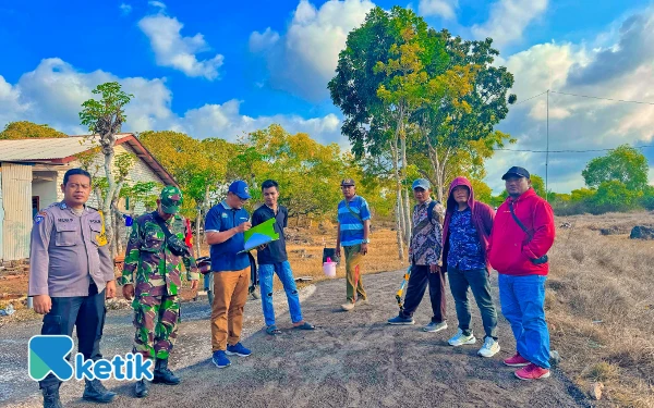 Thumbnail Pengaspalan Jalan di Desa Tamberu Timur Sampang Dapat Respons Positif