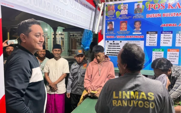 Thumbnail Berita - Patroli Malam, Wabup Lumajang Ajak Warga Perkuat Siskamling