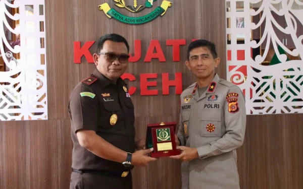 Thumbnail Berita - Perkuat Sinergi Antar Penegak Hukum, Kapolda Aceh Audiensi ke Kajati