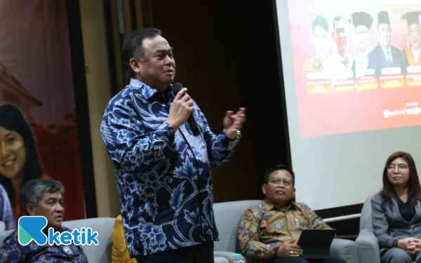 Thumbnail Jadi Pembicara di Unair, Anggota DPR RI Rachmat Gobel Soroti Peran AI dalam Industri
