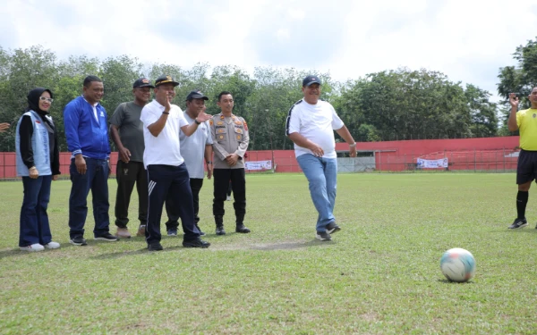 Thumbnail Berita - Bupati Asahan Buka Turnamen Sepak Bola HUT PAN