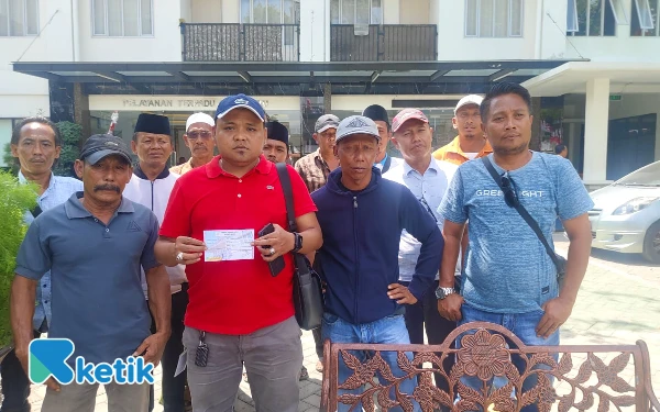 Thumbnail Nelayan Pantura Madura Laporkan Pemkab Sampang, SKK Migas dan Petronas ke Kejati Jatim, Ini Sebabnya