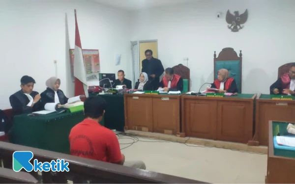 Thumbnail Kurir 15 Kg Sabu dan 42 Ribu Ekstasi Dituntut Hukuman Mati di PN Palembang