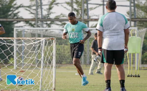 Thumbnail Eduardo Perez Moran Yakin Diego Mauricio Cepat Adaptasi di Persebaya