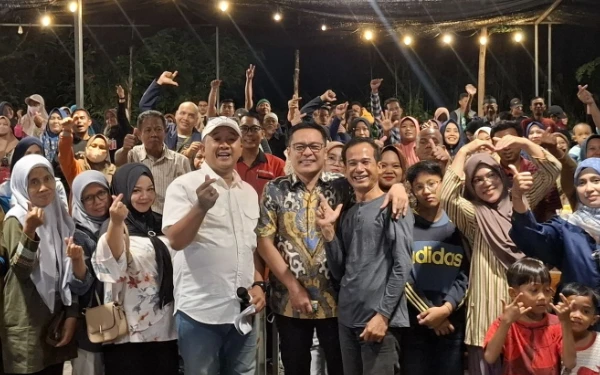 Thumbnail Sinergi Politik dan Ekonomi Rakyat, Golkar Surabaya Salurkan Beasiswa PIP di Warkop